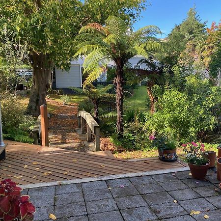 Superb Studio Retreat With Spa, Pool & Bbq Access Whanganui Eksteriør bilde