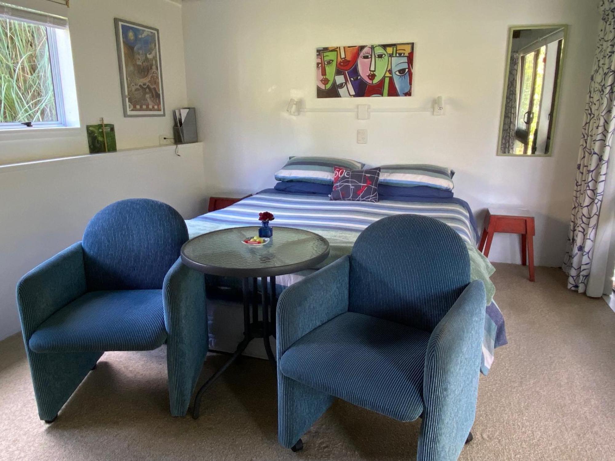 Superb Studio Retreat With Spa, Pool & Bbq Access Whanganui Eksteriør bilde